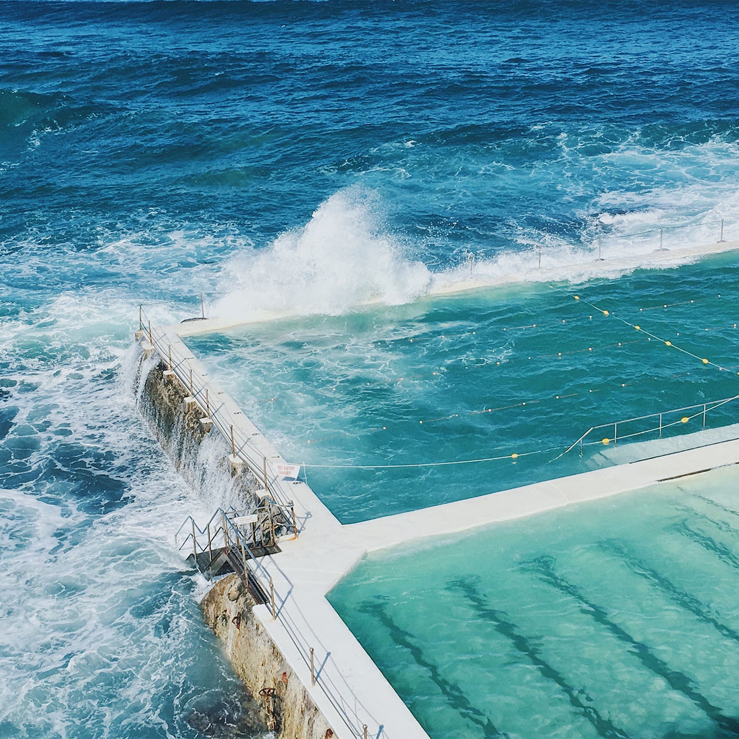 Lead – bondi blue
